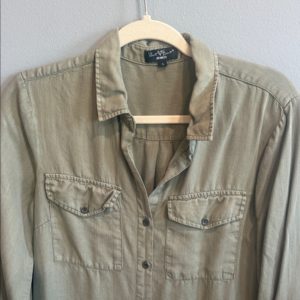 Velvet Heart Sage Green Shirt Dress - Picture 3 of 8